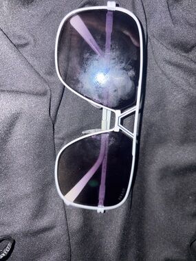 Men's Aviator Sunglasses in White and Purple - Stylish Polarized Look Guess